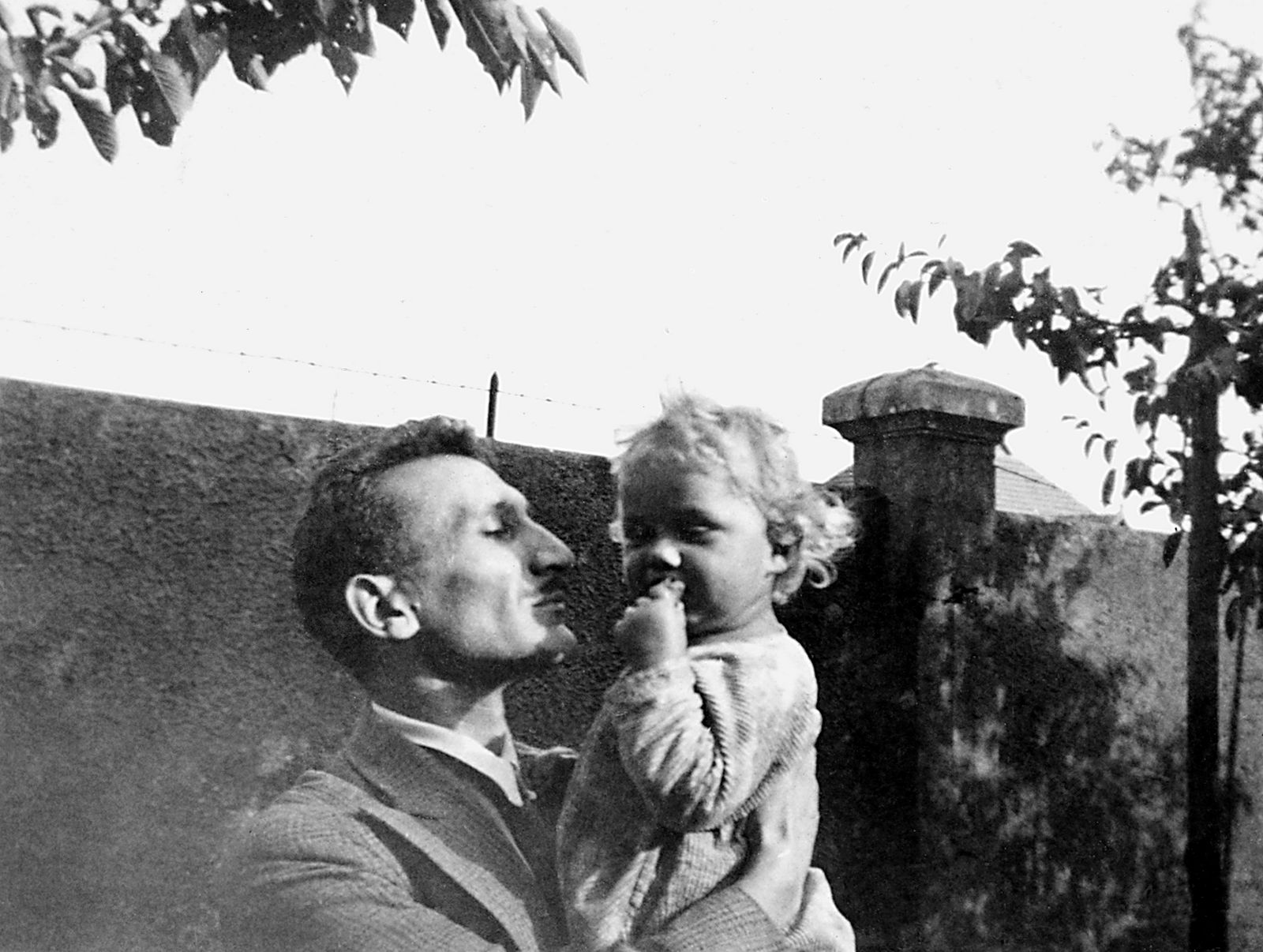 7. Jan Spychalski z R&oacute;żą, 1933 / Jan Spychalski with R&oacute;ża